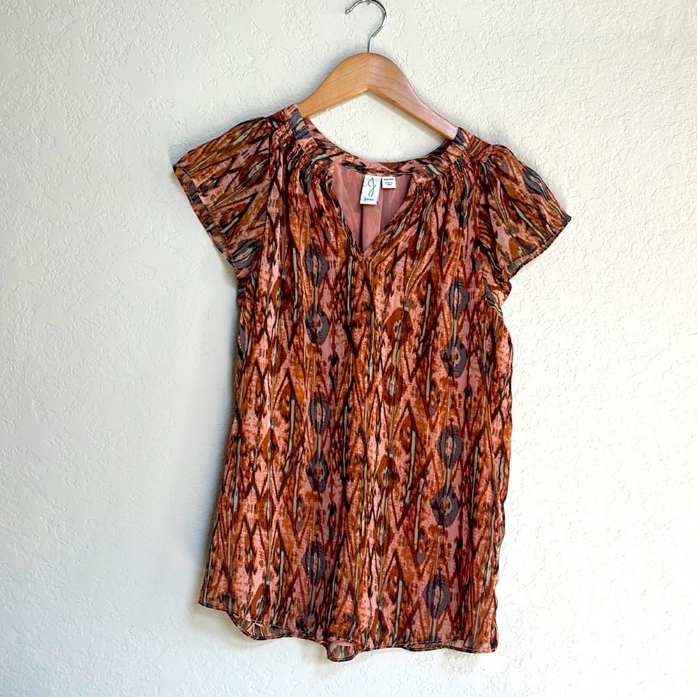 NWOT Joie Peach Abstract Blouse with flutter sleeves